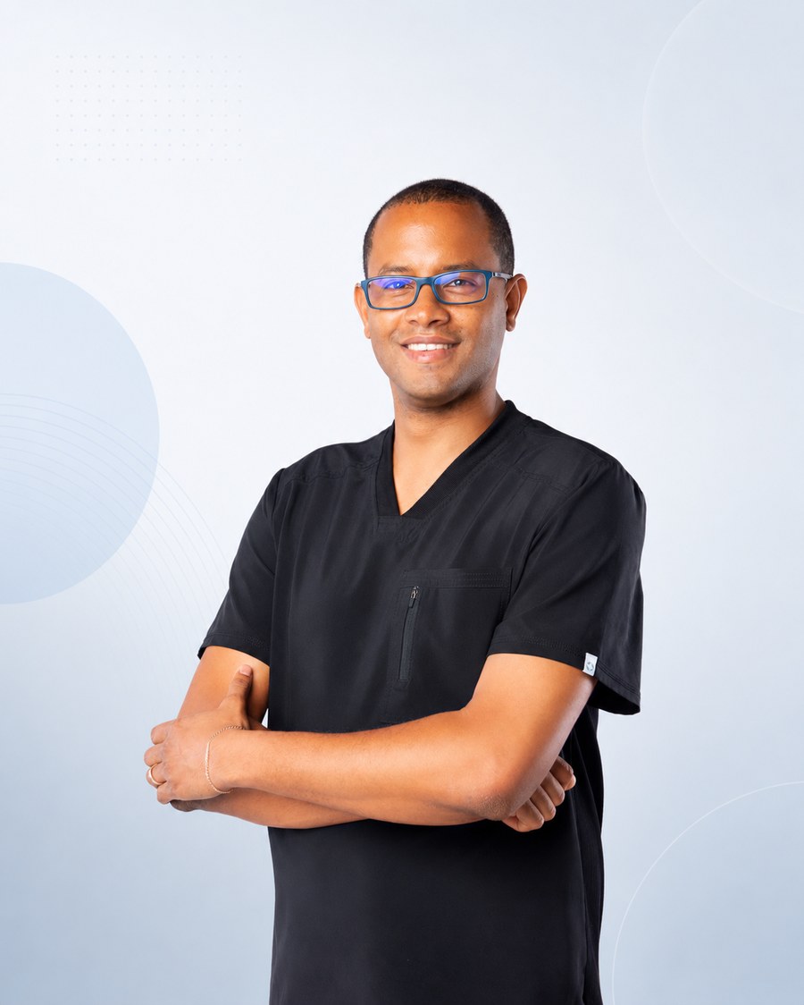Dr. Rickart Peguero, cirujano general